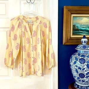 NWT Women’s Wonderly Cream and Pink Paisley Button Up Split Neck Blouse Sz Small